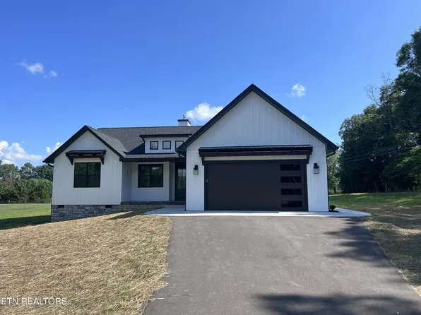 16 W Creek Dr, Crossville, TN 38572