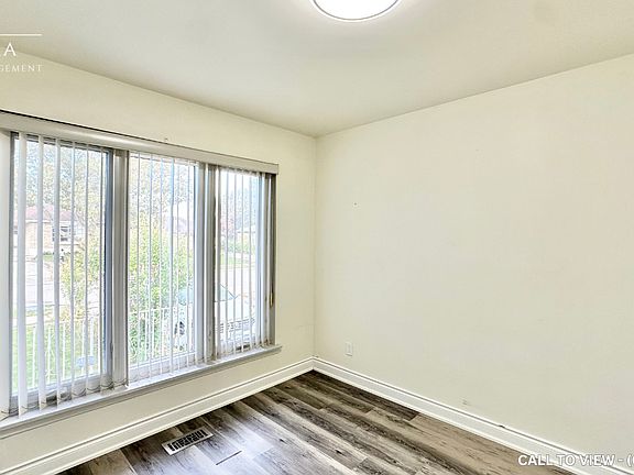 4th image of 44 Strathavon Dr #1
