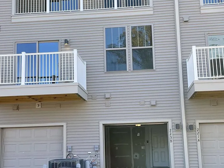 223 B Park Central Ter — Photo 44