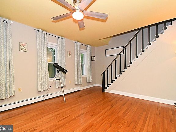 3rd image of 658 Macoby St