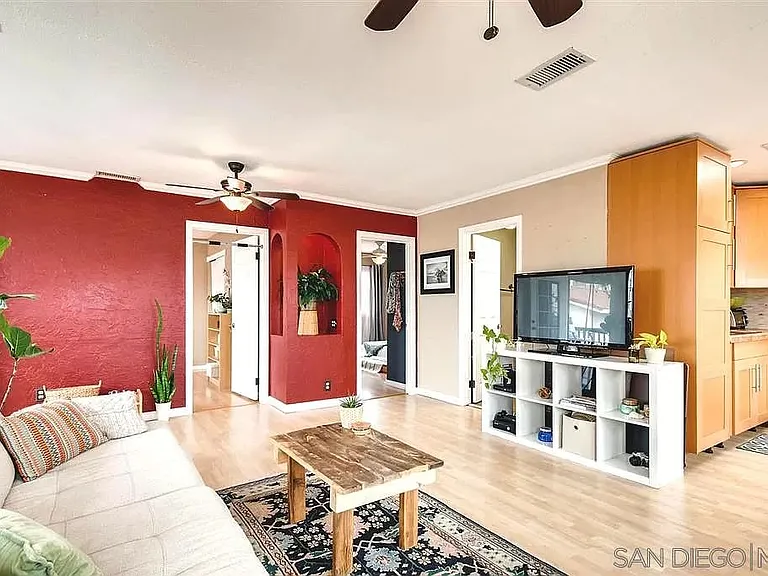 4014 32nd St #B — Photo 2