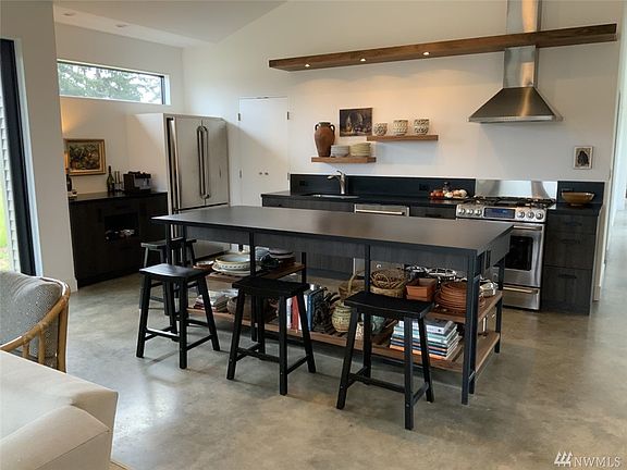 3rd image of 5447 Harborside Ln