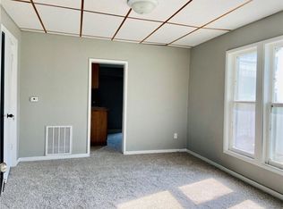 413 N Sherman St, Knoxville, IA 50138