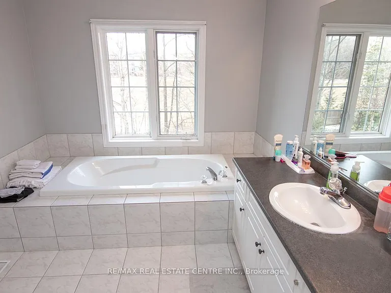 3335 Edgewood Pl — Photo 16