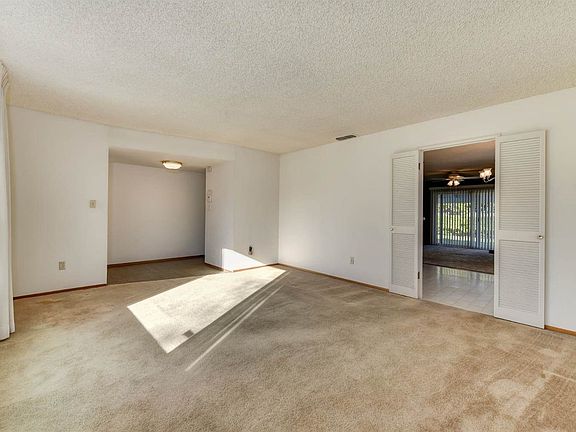 4th image of 6415 Dorinda Way