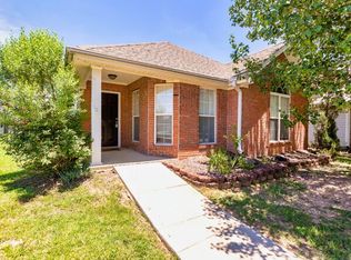 1061 Village Trl, Calera, AL 35040