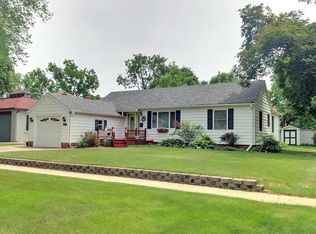 708 3rd Ave N, Estherville, IA 51334
