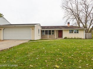 535 Beechwood Rd, Buffalo Grove, IL 60089