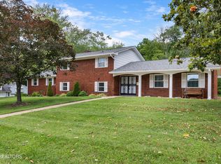 125 Balboa Cir, Oak Ridge, TN 37830