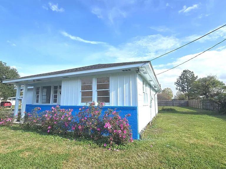 560 Staring Ln — Photo 3