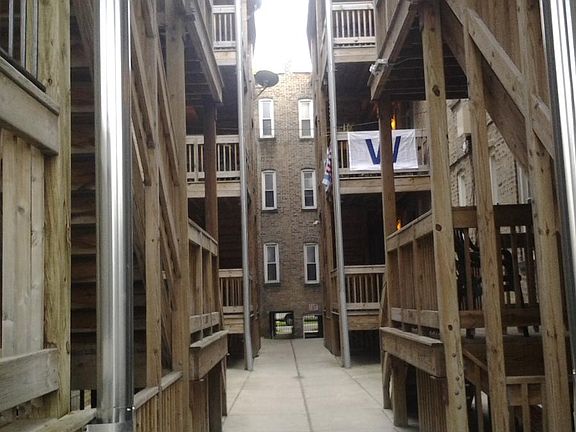 2nd image of 2148 W Berteau Avenue # 1 St Floor