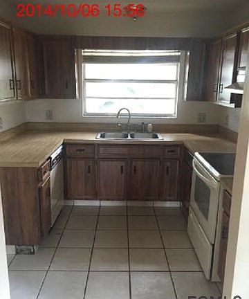 5th image of 25139 Algonquin Ave