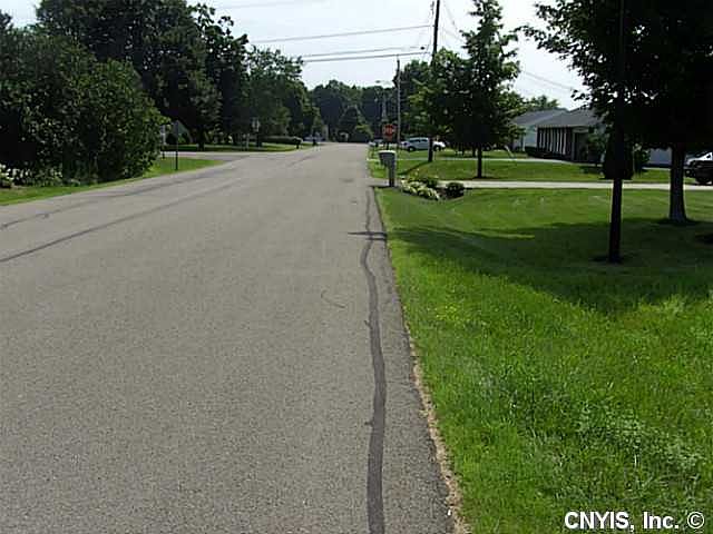 2nd image of 749 Sleepy Hollow Rd