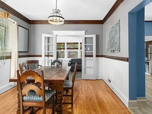4th image of 627 Lincoln Ave NW