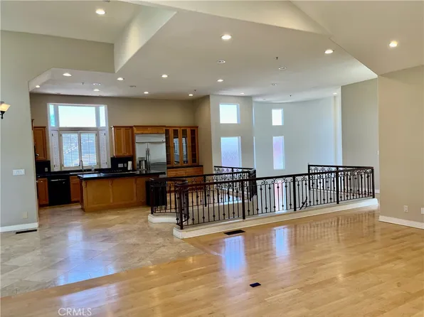 715 S Broadway #B, Redondo Beach, CA 90277