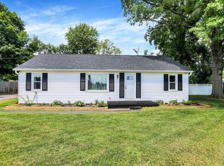 822 W Smith Valley Rd, Greenwood, IN 46142
