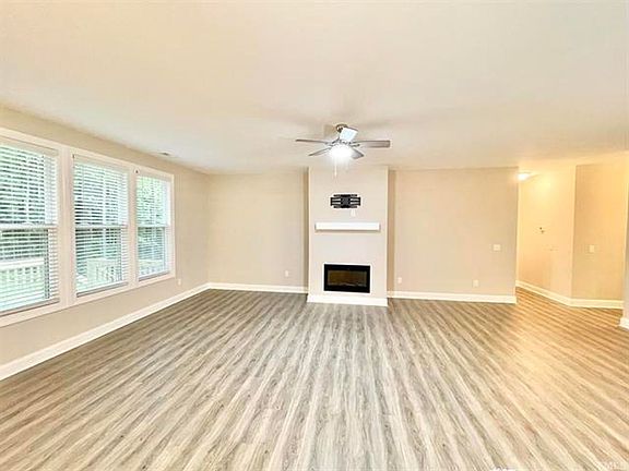 5th image of 221 Rawhide Dr