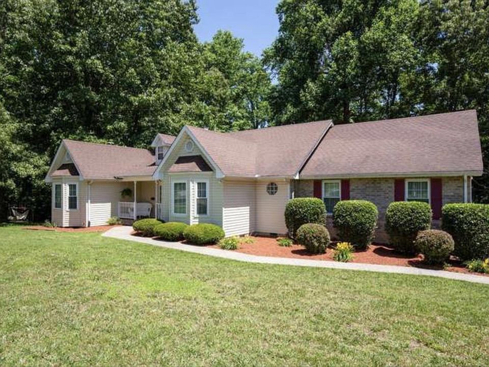 1st image of 202 Overlook Ct