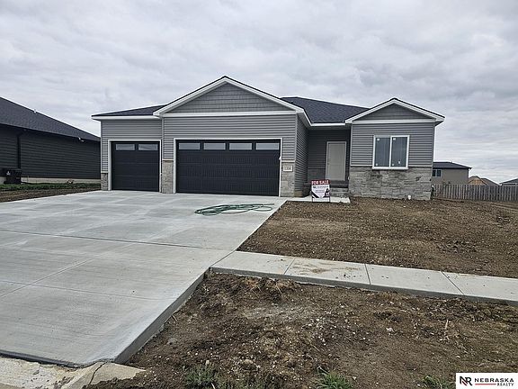 2nd image of 1304 Birchwood Dr