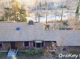 10 Night Heron Dr, Stony Brook, NY 11790