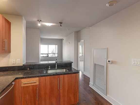 3rd image of 88 E San Fernando St Unit 509