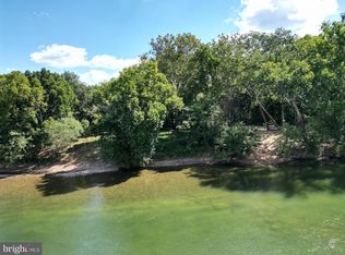 30 River Haven Dr, Harpers Ferry, WV 25425