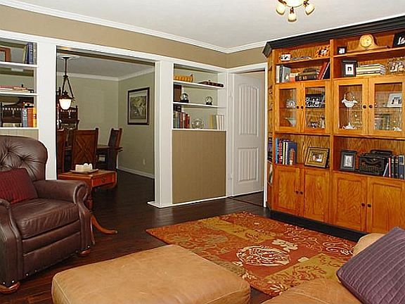 3rd image of 4609 College Park Dr