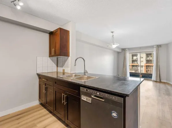 1317 N 27th St SE #3204, Calgary, AB T2A 4Y5