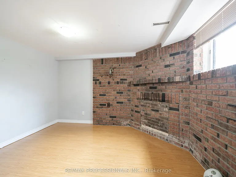 35A Bowie Ave #BASEMENT — Photo 7