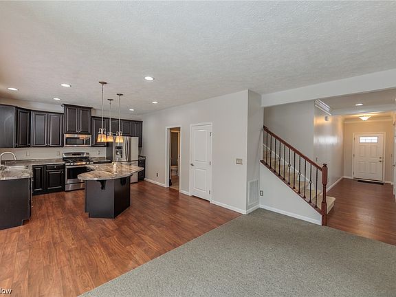 5th image of 10179 Flagstone Dr