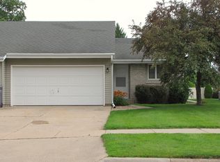 1125 Nantucket Dr #B, Janesville, WI 53546