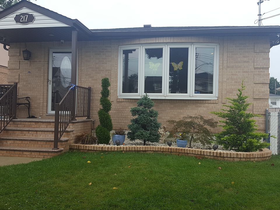 1st image of 217 Mallory Ave