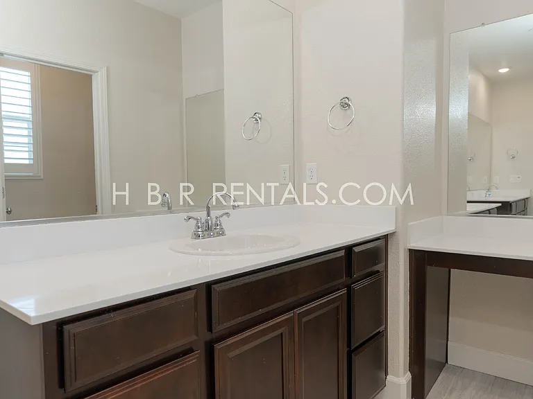 1496 Dairy Dr — Photo 21