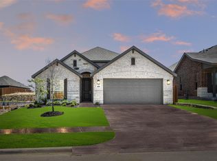 906 Versailles Ct, Cleburne, TX 76033