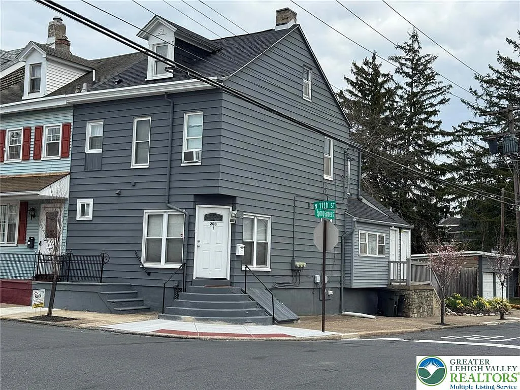 1 bed, 1.0 bath, 750 sqft, $1,450 — Photo 1