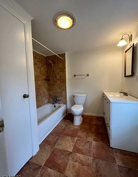 36 Linden Ave #B — Photo 5