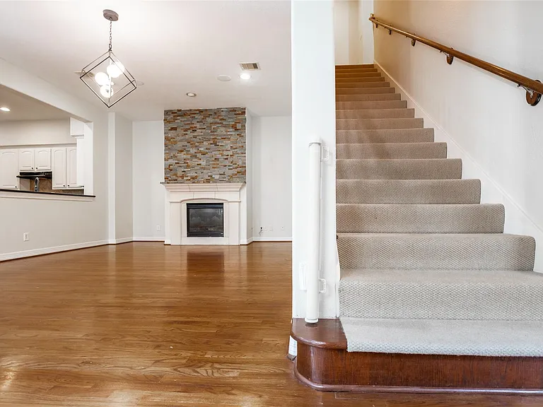 2923 Royal Oaks Crst — Photo 14