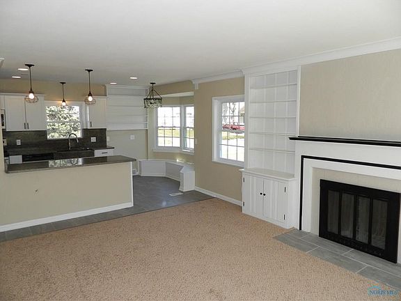 4th image of 1725 Wellesley Dr