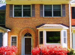 9037 Golden Sunset Ln, Springfield, VA 22153