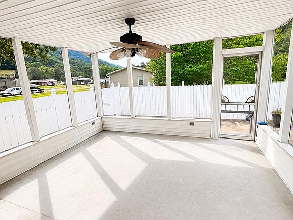 4th image of 41 Trevor Ln