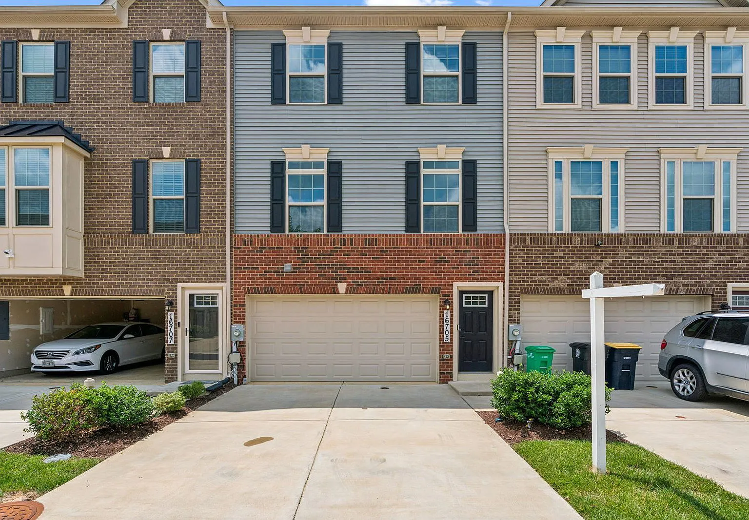 3 bed, 4.0 bath, 2350 sqft, $3,420 — Photo 1