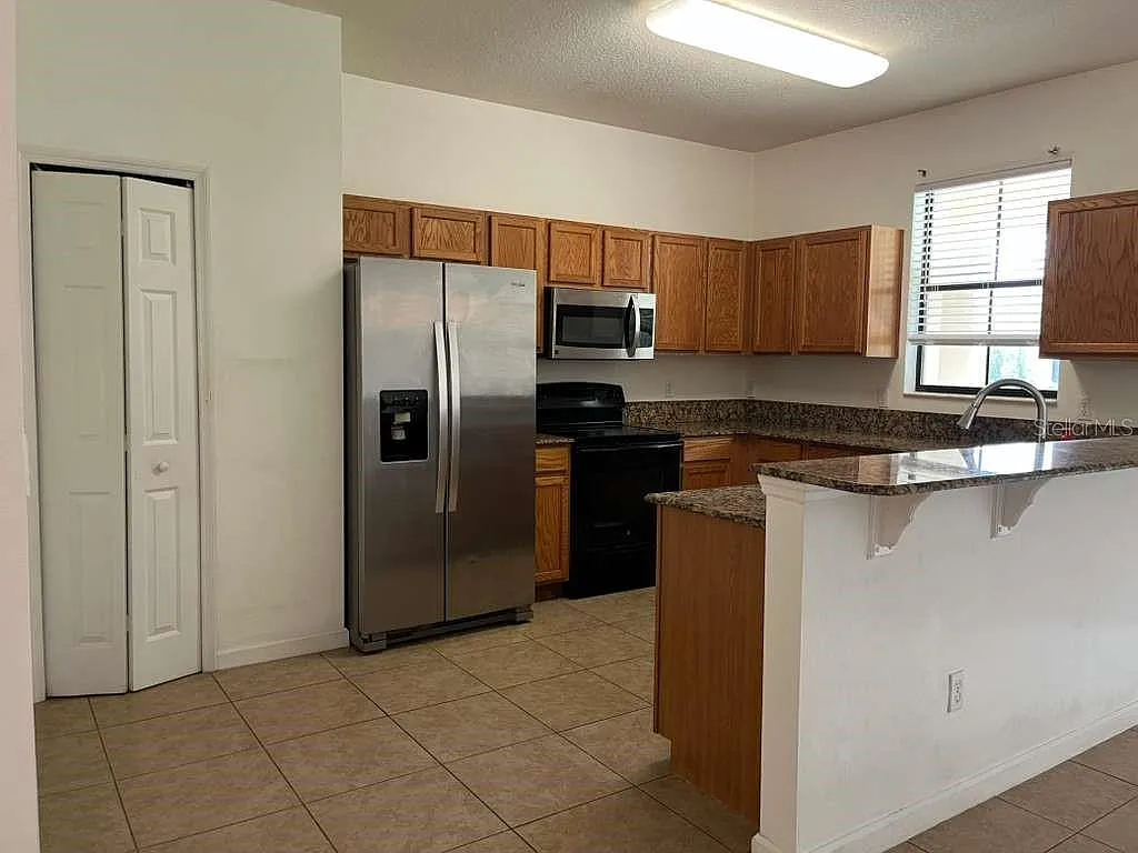 4 bed, 2.5 bath, 1709 sqft, $2,250 — Photo 2