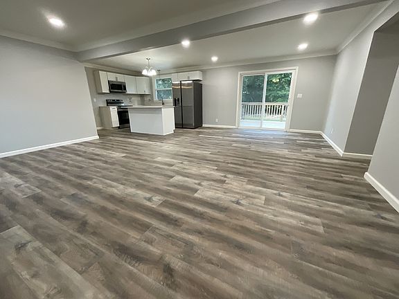 4th image of 38 Hillsboro Rd