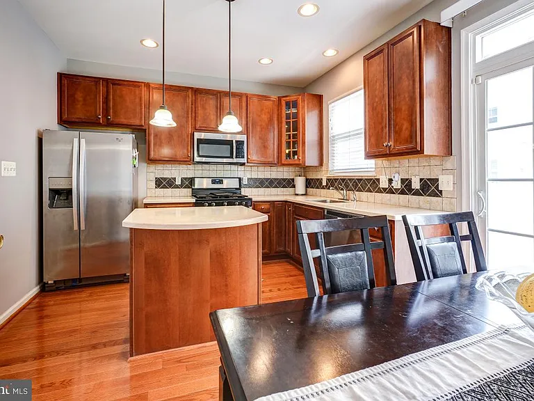 4281 S Capitol St SW — Photo 42