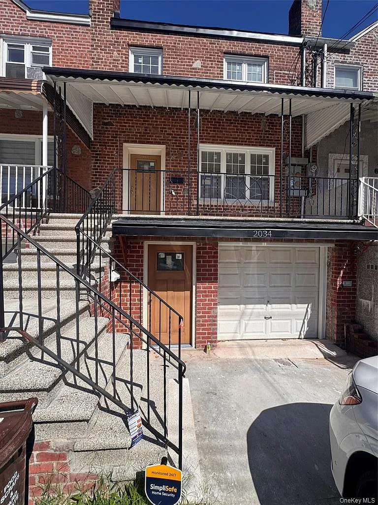 Colden Ave — Photo 1