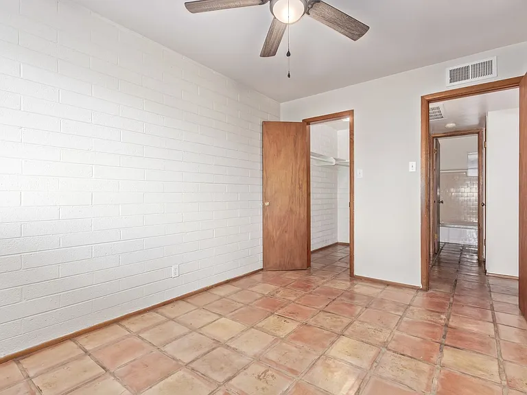 7153 N 57th Dr — Photo 20