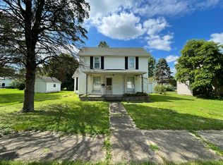 203 E McKibben St, Rossville, IL