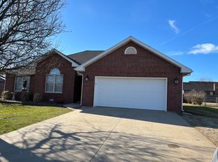 1635 S Meadow Ln, Bolivar, MO 65613