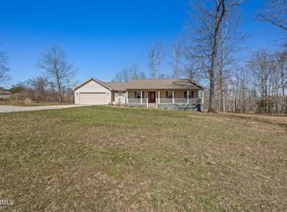 35 Robbins Dr, Crossville, TN 38572