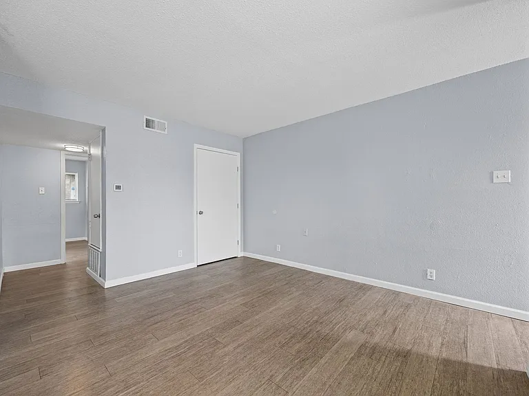 2615 Ektom Dr — Photo 12